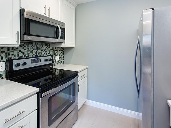 5th image of 3001 Kaiser Dr Unit A