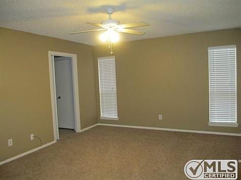 4th image of 2304 San Diego Dr