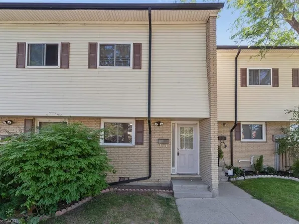 211 Veronica Dr #8, Kitchener, ON N2A 2R8