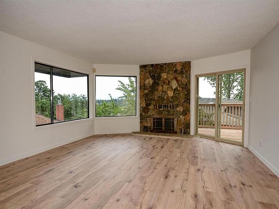4th image of 1007 Laburnum Rd