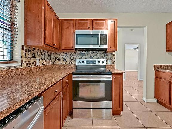 5th image of 1141 Doyle Rd