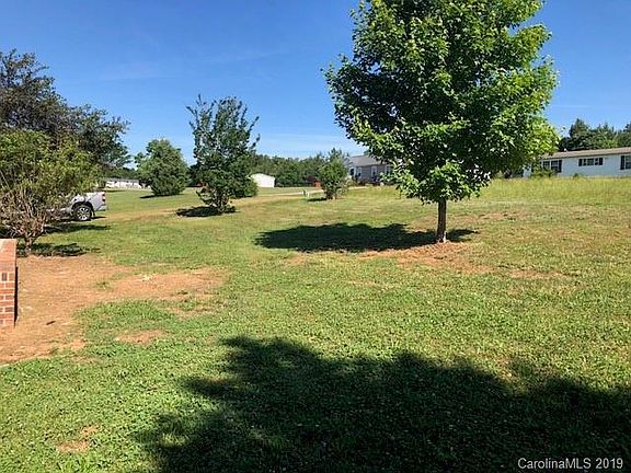 2nd image of 224 Quail Hill Dr