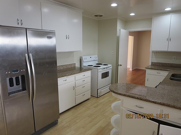 4th image of 288 Kelton Ave