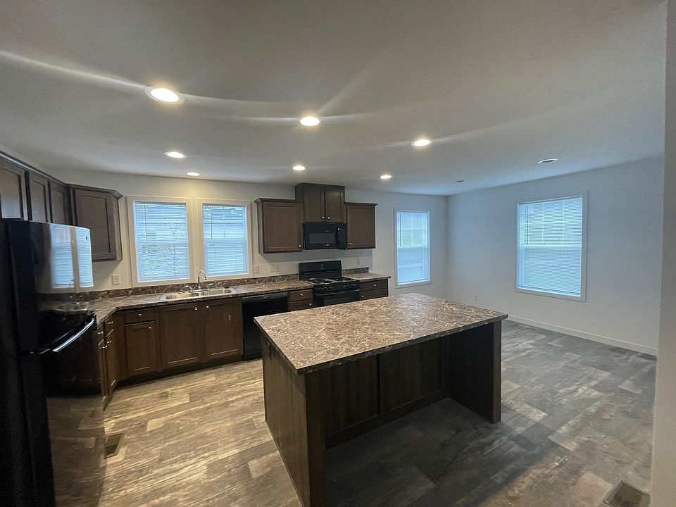 1st image of 516 Courtland Ln #503