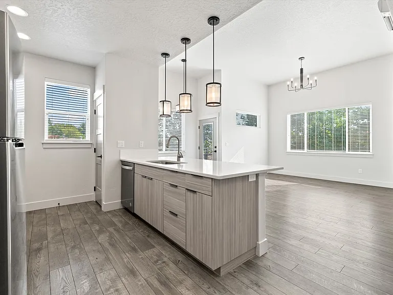 174 S Kestrel Pl — Photo 3