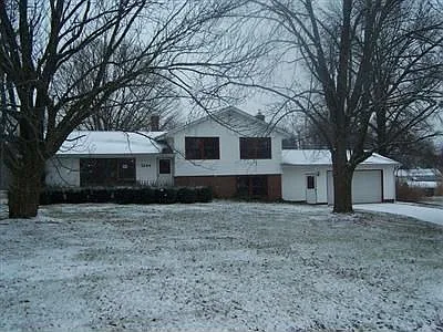 1244 Center Dr photo 1