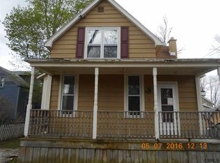 1 8th St, Round Lake, NY 12151