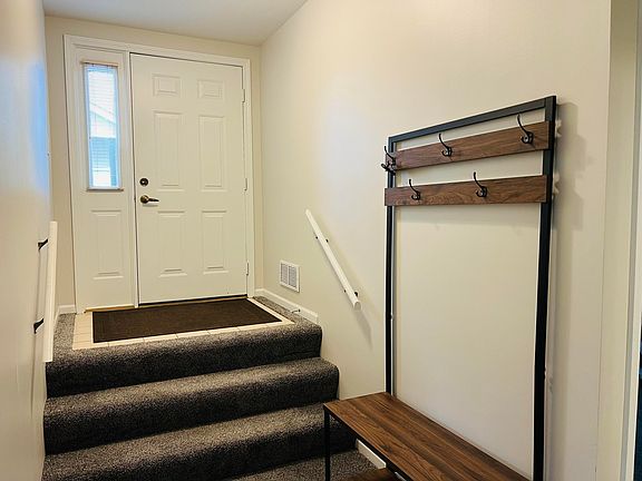 5th image of 9817 Parkway Dr