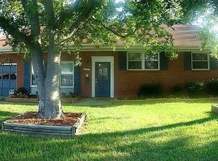 31 Diggs Dr, Hampton, VA 23666