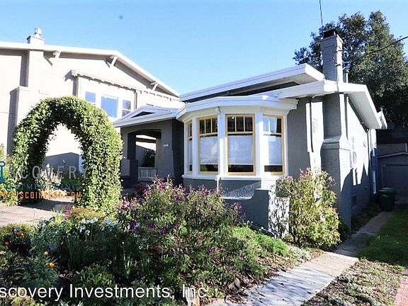2nd image of 3976 Greenwood Ave