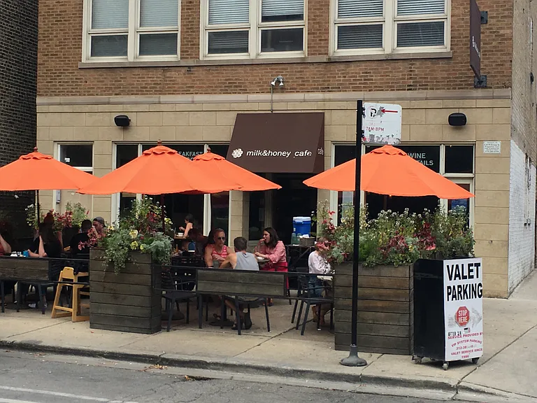 Many local dining and entertainment options