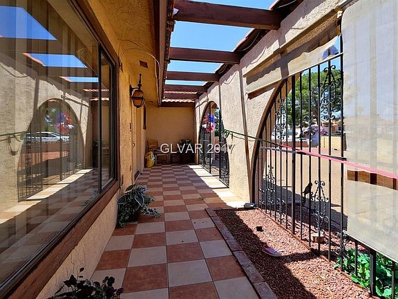 4th image of 4118 Meadowglen Cir
