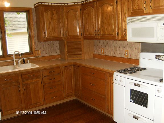 3rd image of 920 S Cochran Ave