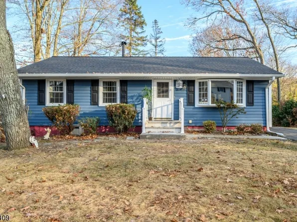 11 Delaware Ave, Stanhope Boro, NJ 07874