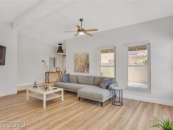 5th image of 7410 Valderas Dr