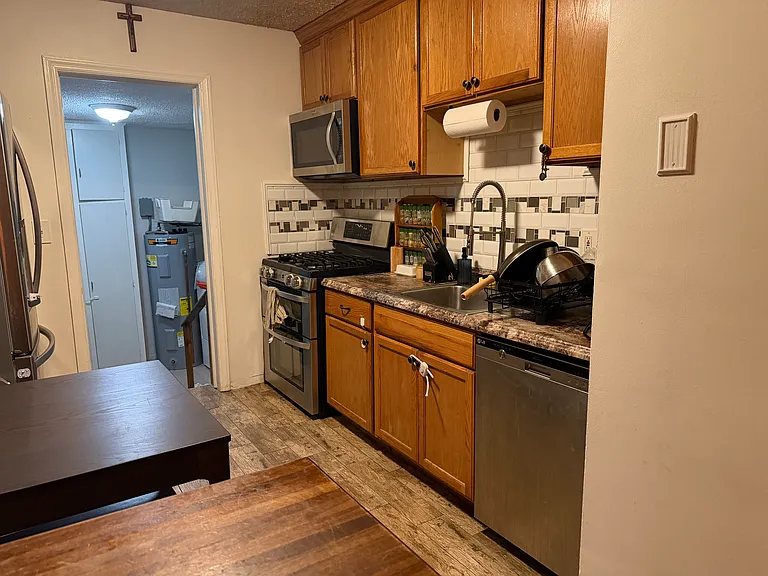 15422 Fairfield St — Photo 16