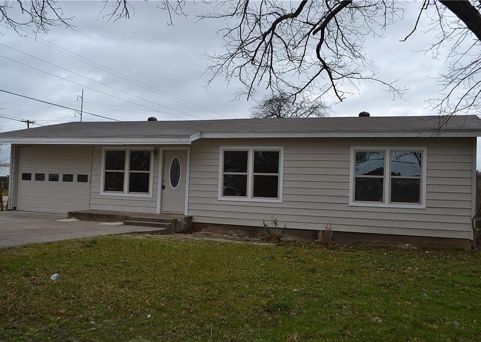 1st image of 703 Michaels Dr