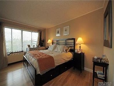 4th image of 2540 Shore Blvd APT 7F