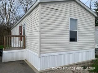 10 Kris Dr #K10, Bloomington, IL 61704