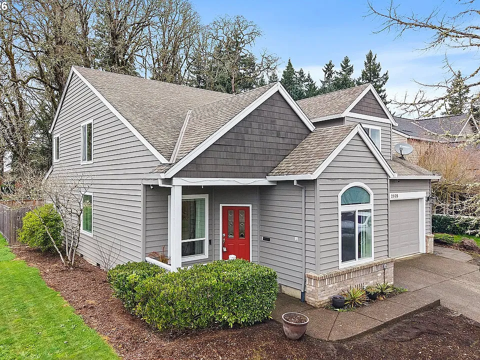 2525 NE Charlois Dr