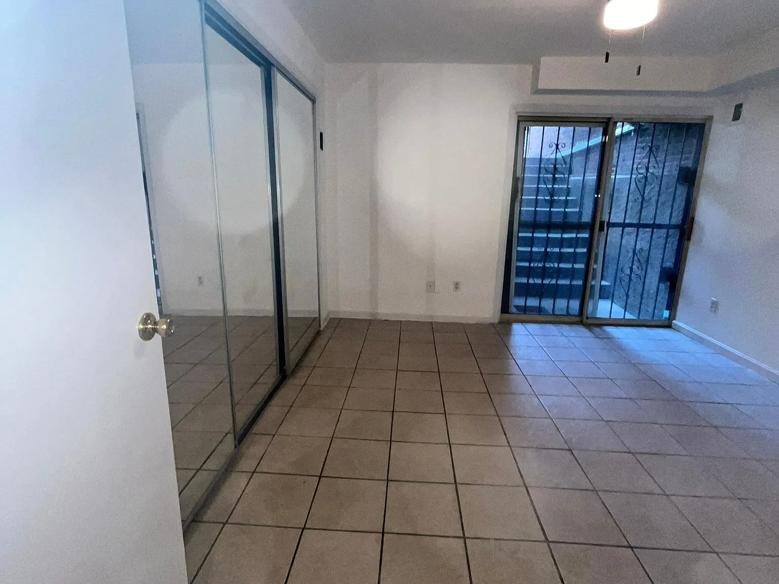 1 bed, 575 sqft, $1,200 — Photo 3