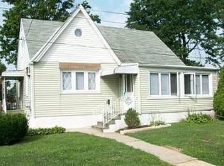 207 Sycamore Ave, Folsom, PA 19033