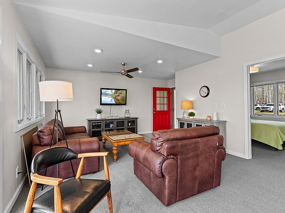 5th image of 7281 42nd St NE