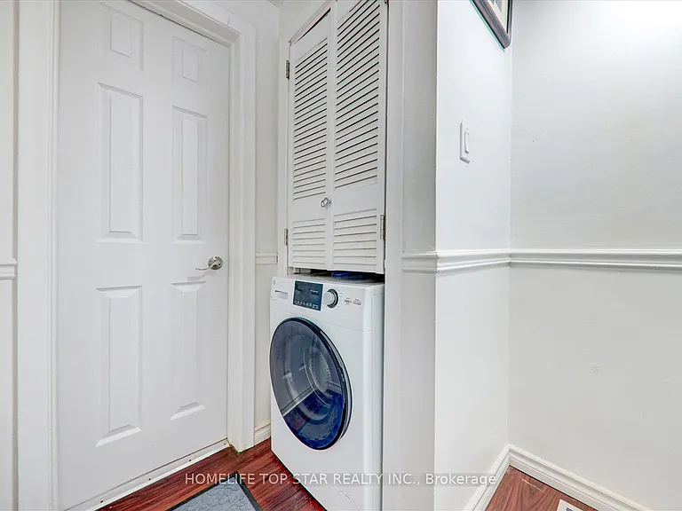 50 Chestnut Cres — Photo 22