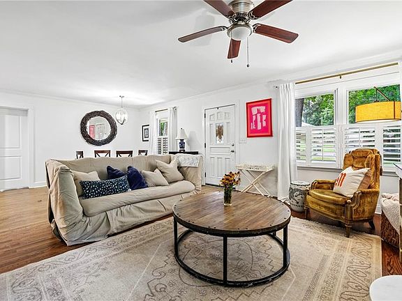 4th image of 2572 Warwick Cir NE