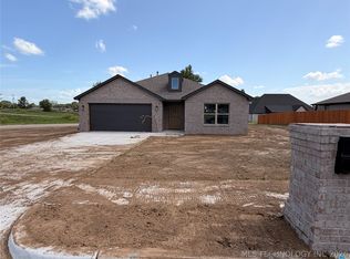 5827 Coldspring Ln, Bartlesville, OK 74006