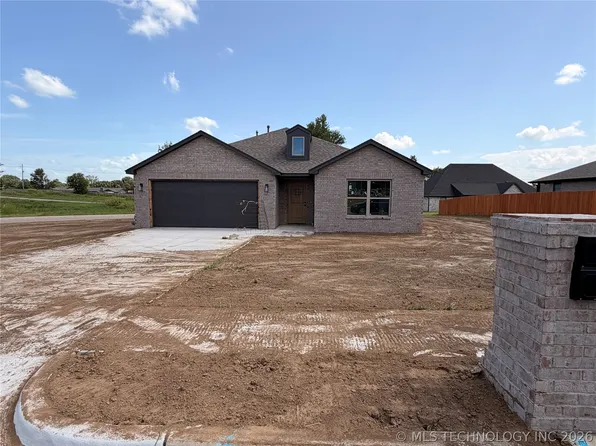 5827 Coldspring Ln, Bartlesville, OK 74006