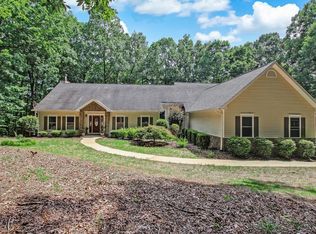 71 W Shores Dr, Jefferson, GA 30549