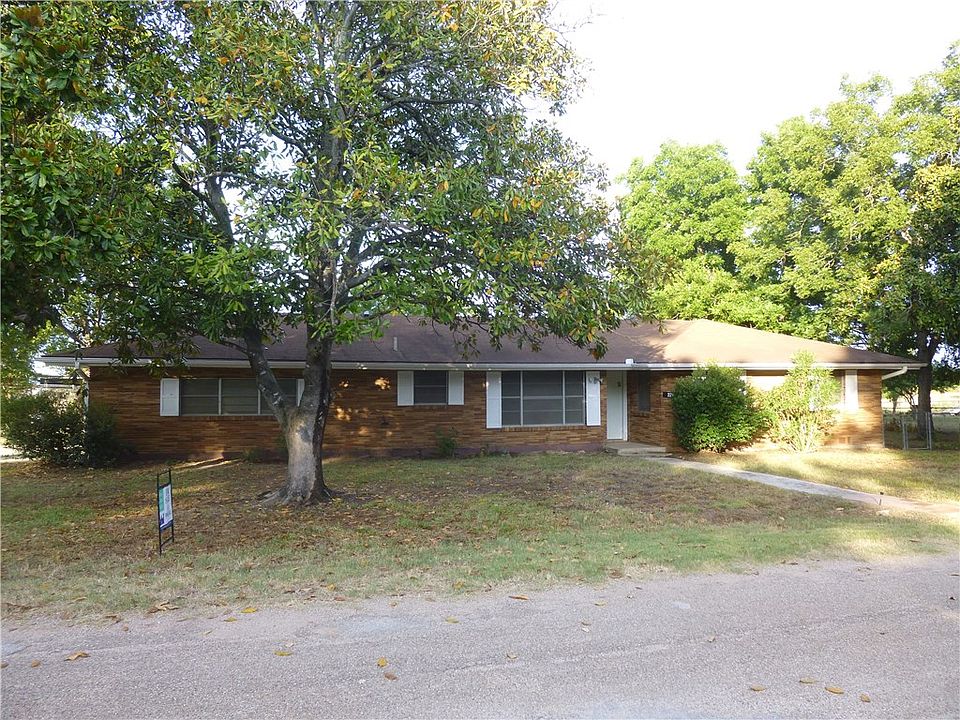 1st image of 225 Estelle Dr