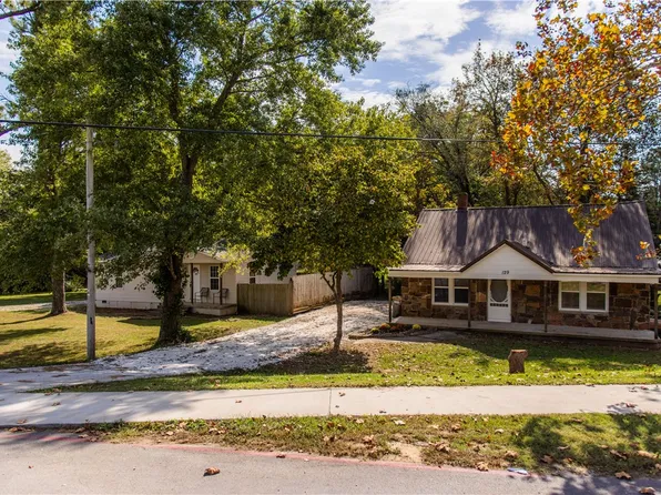 121 & 129 W Main St, West Fork, AR 72774