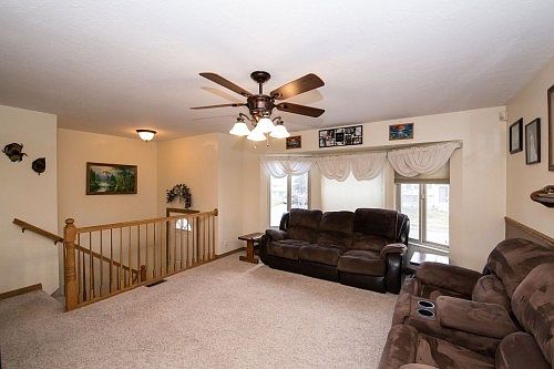 3rd image of 3329 W Kingsbrook Ave
