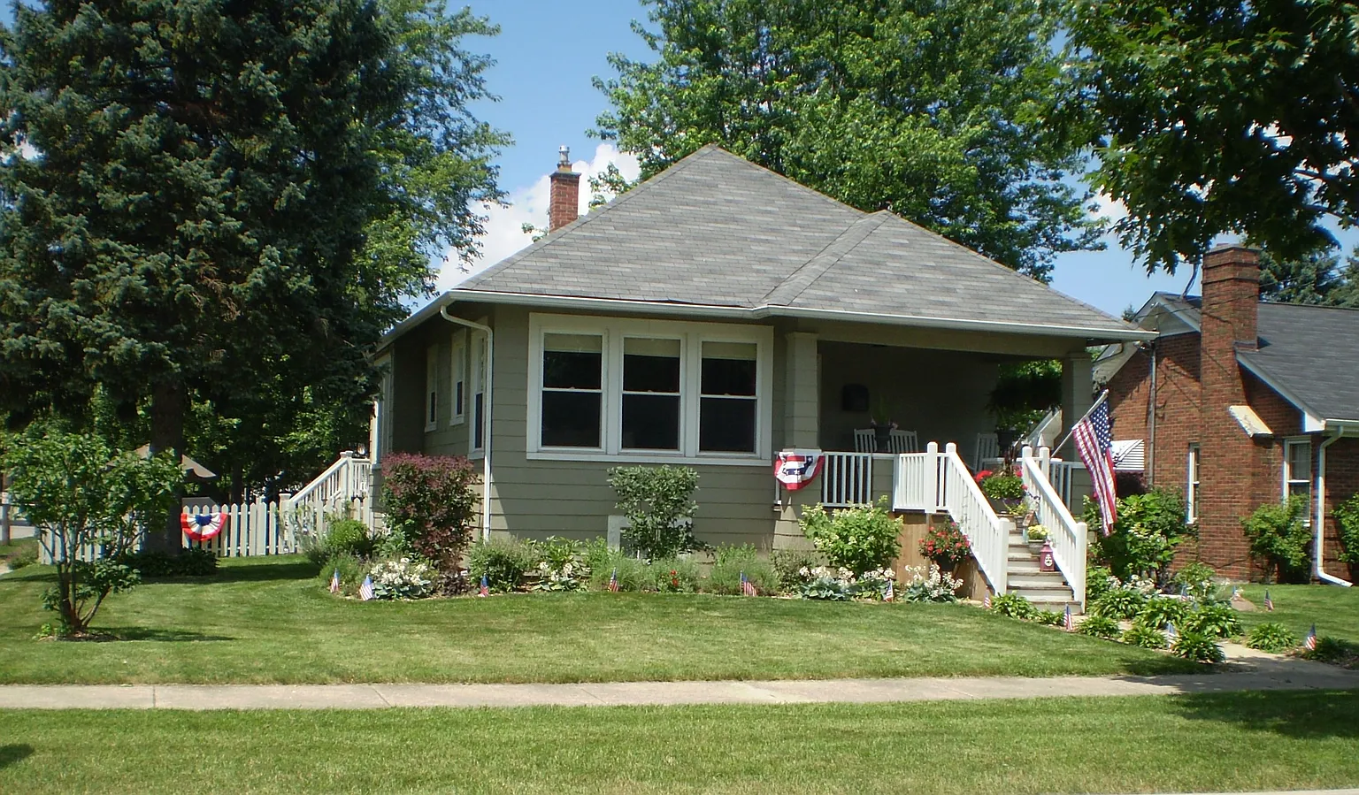 444 S Highland Ave photo 1