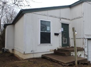 8478 Lane Dr, Raytown, MO 64138