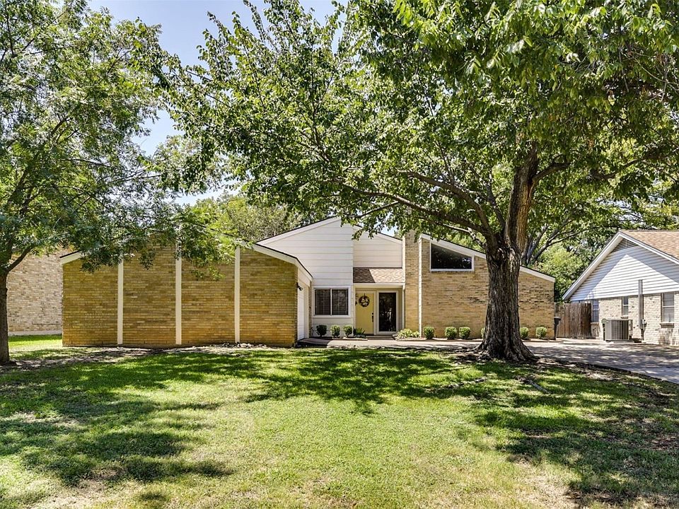 1st image of 2808 Hedgeway Dr
