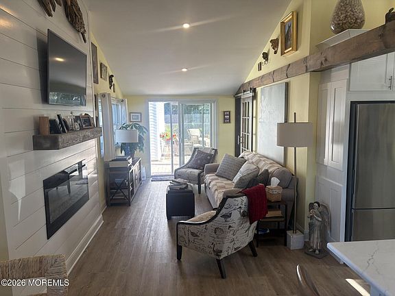 5th image of 1506 Tamiami Road
