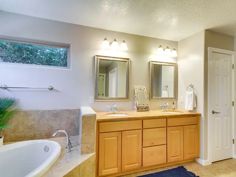 2327 Stieglitz Ave SE — Photo 20