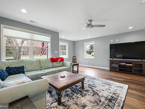 5th image of 36475 Roxana Rd