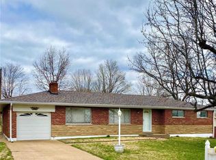 9821 Barlow Ln, Saint Louis, MO 63123