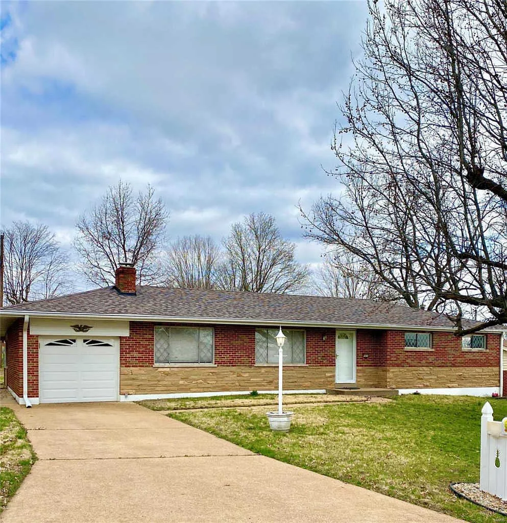 9821 Barlow Ln photo 1
