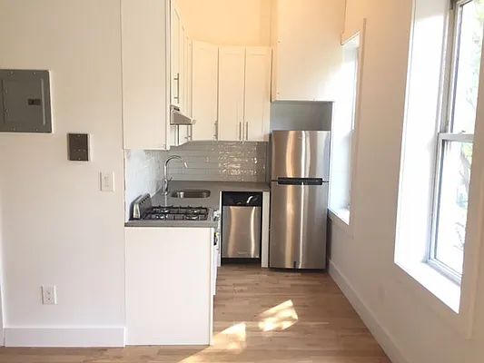Rented by Lang Realty LLC | media 9