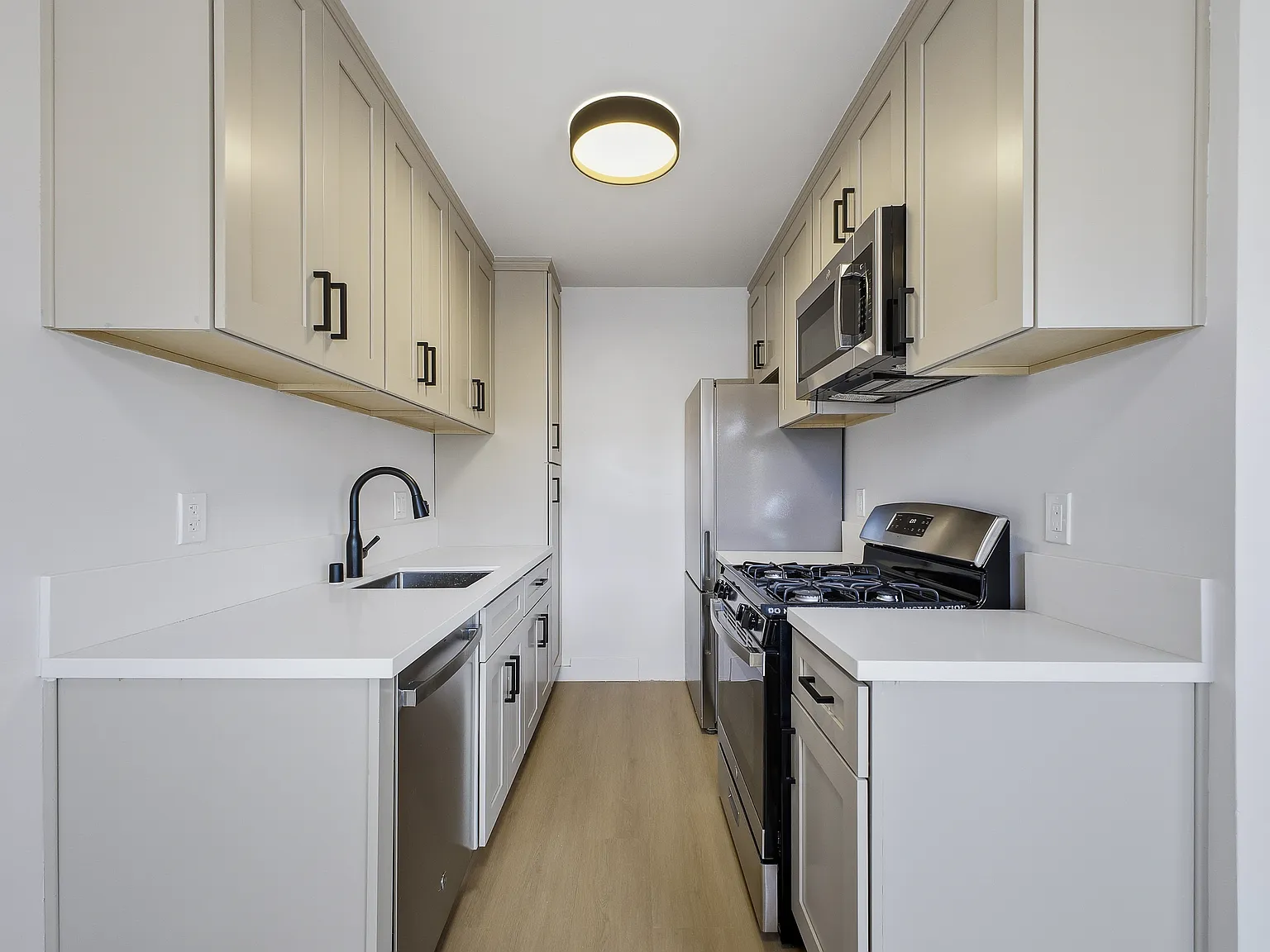 1 bed, 600 sqft, $2,110 — Photo 2