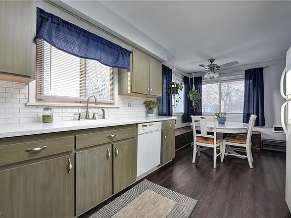 2nd image of 2653 Northglen Dr