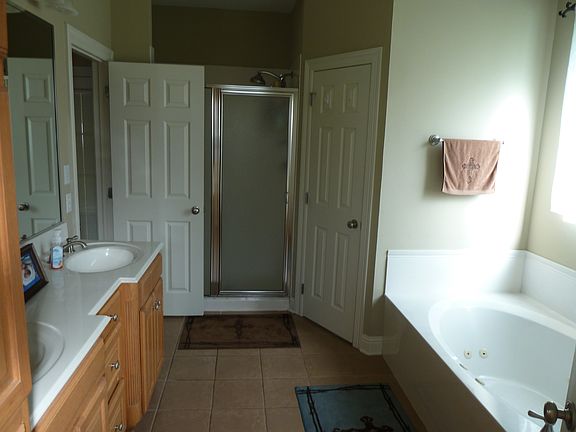 4th image of 2228 Forest Hills Blvd
