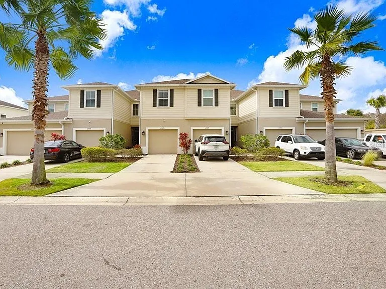 10976 Verawood Dr — Photo 2