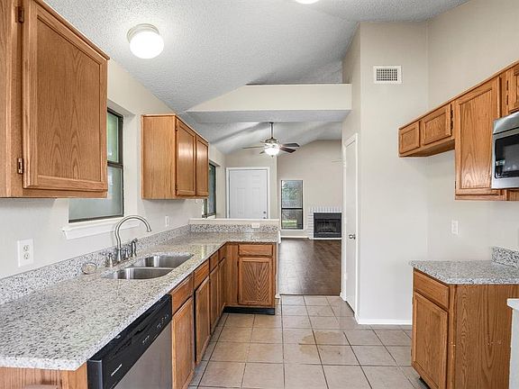 3rd image of 11822 Eloise Dr