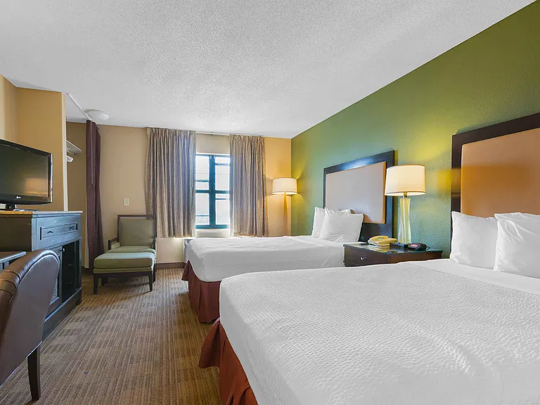 Studio Suite - 2 Full Beds